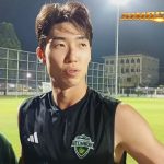 Striker Jeonbuk Hyundai Motors, Lee Sung-yoon buka suara soal kesan pertama tentang Persis Solo. Jeonbuk Hyundai Motors akan bertanding