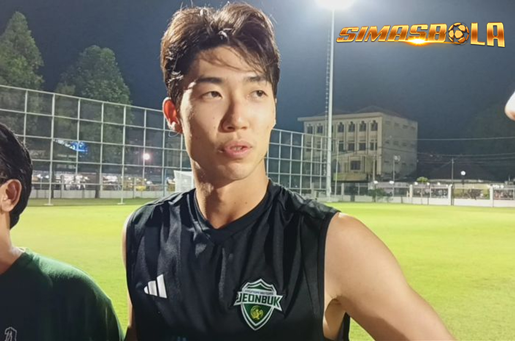 Striker Jeonbuk Hyundai Motors, Lee Sung-yoon buka suara soal kesan pertama tentang Persis Solo. Jeonbuk Hyundai Motors akan bertanding