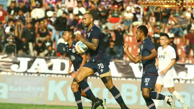 Perang Bintang Asing Persis Vs Arema di BRI Liga 1: Striker Sama-Sama On Fire