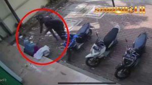 Viral Aksi Maling Motor di Bogor Rekaman CCTV pencurian kendaraan bermotor (curanmor) di parkiran ruko kawasan Cileungsi, Kabupaten Bogor