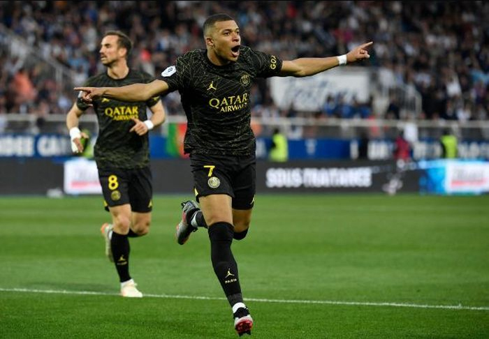 Tak Ada Kontrak 1 Dekade PSG di kabarkan siap untuk menjual penyerang mereka, Kylian Mbappe dan kabar tersebut sekaligus menepis rumor