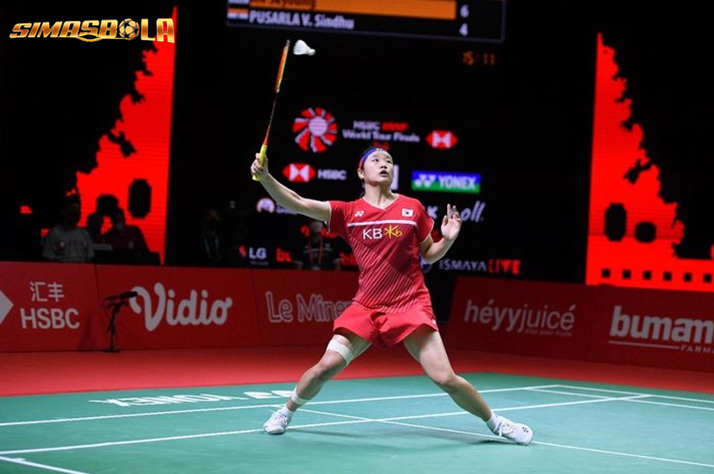 Bertanding di Jinnam Stadium, Yeosu, Minggu (23/7/2023) tunggal putri nomor dunia itu naik podium kampiun pada turnamen BWF