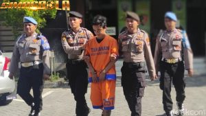 Pria Mabuk di Sidoarjo Jakarta - Pria asal Sidoarjo, Jawa Timur, inisial M (23) ditangkap polisi usai di duga mencabuli tetangganya.