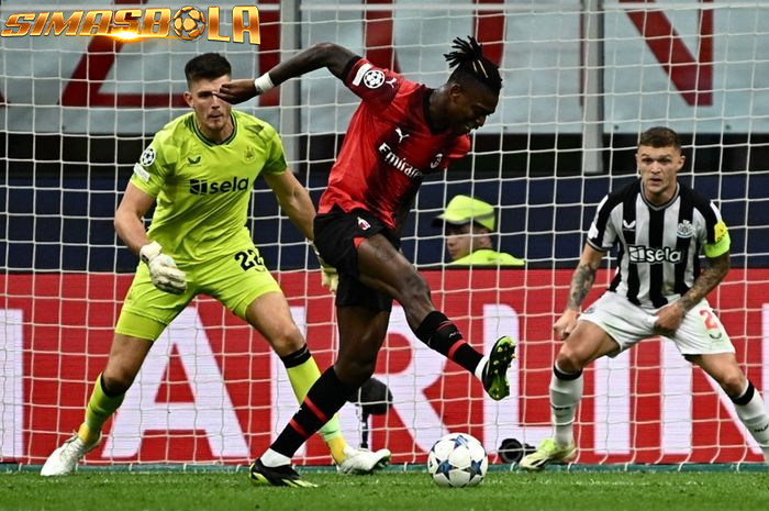 Rafael Leao Kesandung Rumput nyaris mencetak gol brilian dalam duel AC Milan vs Newcastle United di Liga Champions sebelum berubah