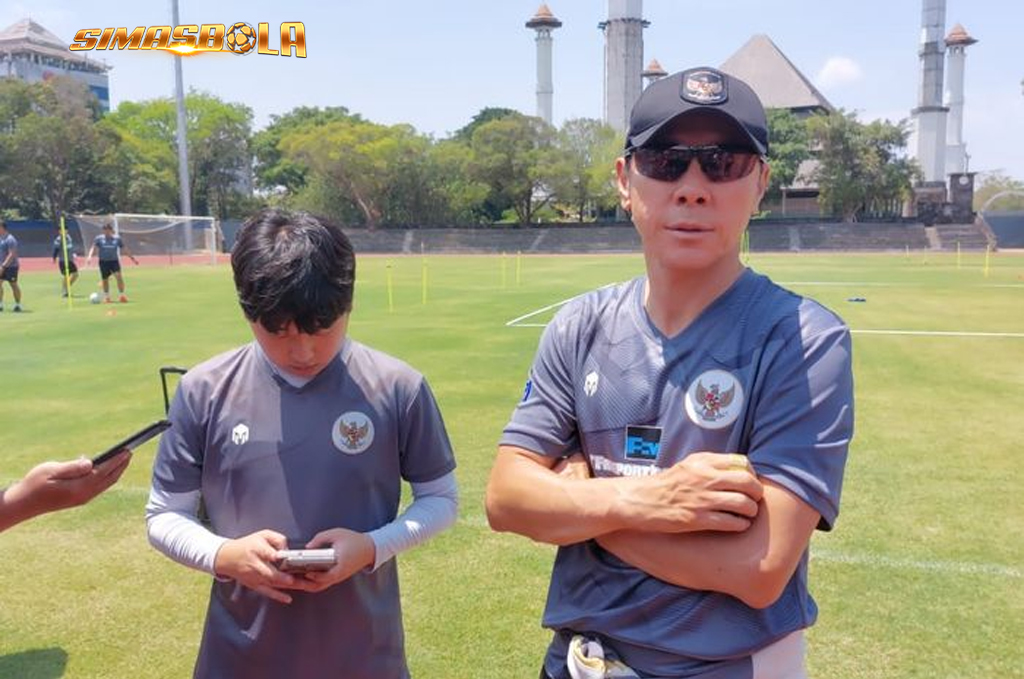 Asisten Shin Tae-yong, Nova Arianto, buka suara soal pihak-pihak yang hanya mengukur kesuksesan Timnas Indonesia hanya dari raihan piala.