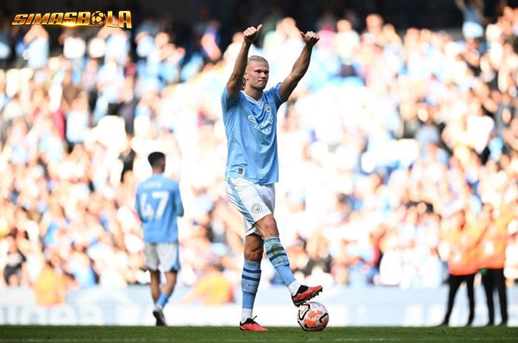 Bomber Manchester City, Erling Haaland, berhasil mengukir 2 rekor serbacepat di Liga Inggris usai mencatatkan hattrick ke gawang Fulham.