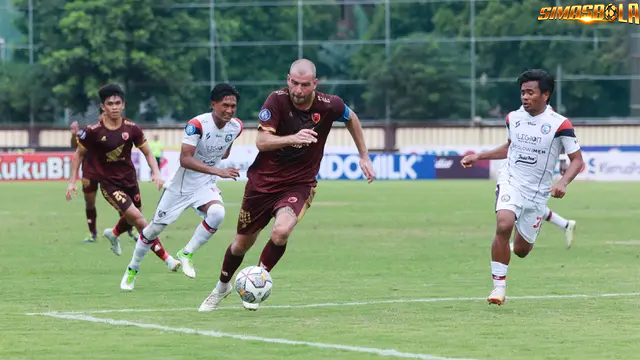 BRI Liga 1: Arema FC Tetap Waspadai PSM meski Tak Lagi Diperkuat Wiljan Pluim