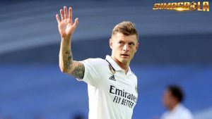 Napoli Vs Real Madrid Toni Kroos bisa masuk geng elite Lionel Messi saat Real Madrid bertanding melawan Napoli dalam matchday 2 Grup C Liga