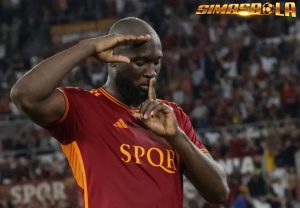 Lukaku dan Ayam Jago Pesta Gol Romelu Lukaku dan Andrea Belotti menjadi bintang kemenangan AS Roma pada penyisihan grup Liga Europa 2023-2024,