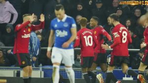 Hasil Lengkap Liga Inggris Tadi Malam: MU Menang Telak di Markas Everton, Tottenham Hilang Poin di Kandang