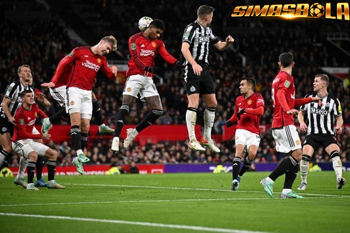 Di bantai Newcastle Manchester United kembali ke 'mode suram' pada masa lalu menyusul kekalahan dari Newcastle United dalam babak 16 besar