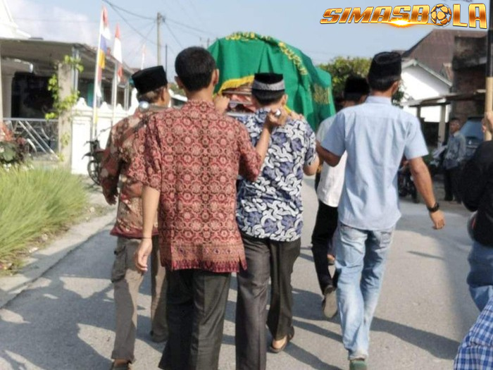 Pelaku yang Tewaskan Adik Masih Buron Curhat keluarga korban pembunuhan di Ogan Komering Ulu (OKU) Selatan, Sumatera Selatan (Sumsel) beredar