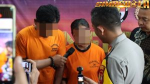 Terlalu Sayang Seorang ibu berinisial AD alias Anik (45) tega meminta anak kandung untuk melayani nafsu bejat suaminya sendiri berinisial BA