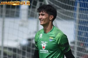 Pemain senior Persib Bandung, Nick Kuipers, turut memberikan komanter terkait penampilan debut Kevin Ray Mendoza di Liga 1 2023/2024