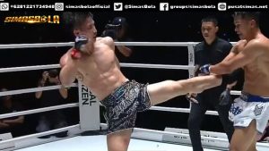 Dua jagoan dari sasana terkenal PK Saenchai Muaythaigym bersinar di dua laga puncak ONE Friday Fights 46.Ajang tutup tahun ONE Champioship