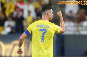 Panggil Dia CR50 Cristiano Ronaldo genap mengukir gol nomor 50 sepanjang 2023. Torehan megabintang Al Nassr itu nyaris dua kali