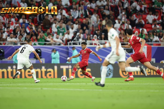 Pemain Timnas Indonesia, Jordi Amat, mengaku sempat mengalami kencing darah saat melawan Irak.Timnas Indonesia berhadapan dengan Irak 