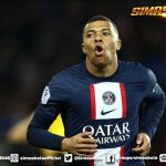 Real Madrid dilaporkan menyiapkan tiga rekrutan alternatif jika kembali gagal memboyong Kylian Mbappe.Kylian Mbappe memasuki enam bulan