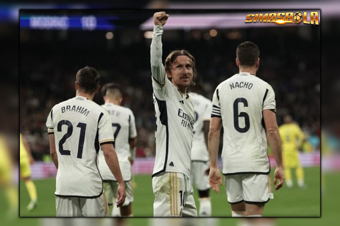 Modric Jangan Pindah Dulu Gelandang Real Madrid, Luka Modric, di minta tidak pindah karena warisan Karim Benzema bisa di langkahi.