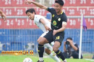 Persik Kediri memanaskan persaingan menuju perebutan tiket ke Championship Series usai menang atas Barito Putera dalam lanjutan