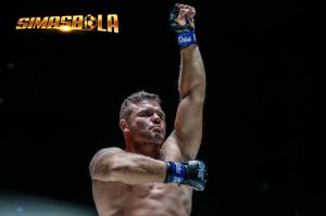 Raksasa ONE Championship, Anatoly Malykhin, tak hanya ingin kembali meraih kemenangan atas Reinier de Ridder