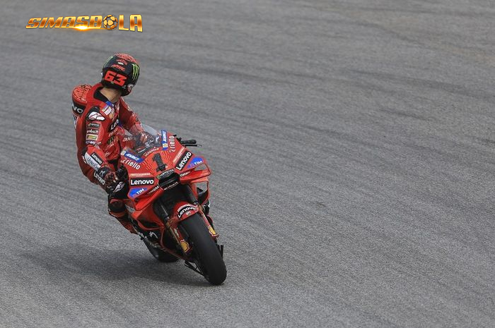 Pembalap Ducati, Francesco Bagnaia masih berada di puncak klasemen sementara meski gagal menang pada sprint MotoGP Portugal 2024.