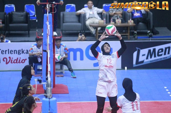 Tim putri Petrokimia Volleyball Academy (Kabupaten Gresik) memetik kemenangan perdana pada laga pembuka Final Four Kejuaraan Bola Voli