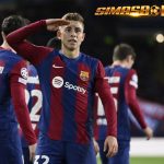 Bertindak sebagai tuan rumah, Barcelona mendapatkan perlawanan ketat dari Napoli sejak babak pertama baru saja dimulai.