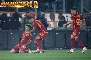 Kalah Dobel, AC Milan Gugur di Tangan 10 Serigala AS Roma