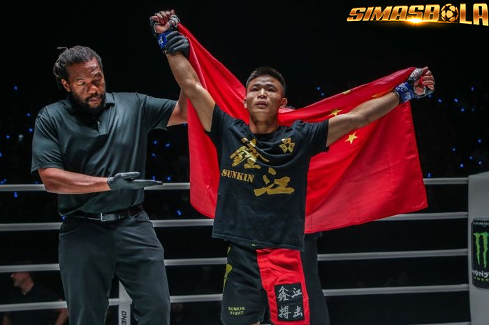 ONE Championship - Usai Taklukkan Eko Roni Saputra, Hu Yong Siapkan Pukulan Api bagi Reece McLaren