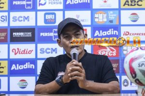 Pelatih sementara Madura United, Rakhmat Basuki, masih percaya diri bisa mengalahkan Persib Bandung di laga kandang nantinya