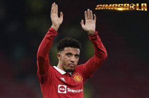 Ketertarikan Juventus terhadap winger Man United, Jadon Sancho, ternyata bersyarat. Nasib Jadon Sancho di Man United