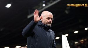 Ruud van Nistelrooy Akhirnya Buka Suara soal Pemecatan Erik ten Hag